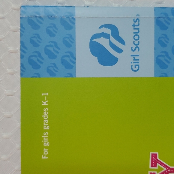 GIRL SCOUTS Welcome to the Daisy Flower Garden Book-Grades K-1 Workbook-USA-NEW - Picture 3 of 11